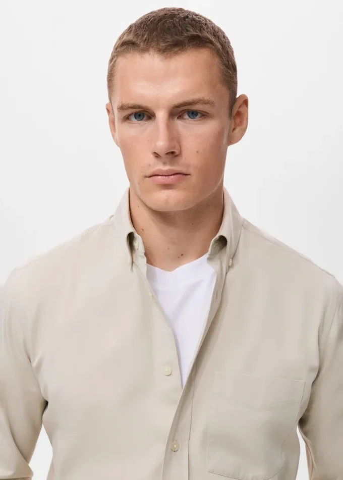 Chemise à poche 100 % coton, coupe classique MANGO USA Chemise à poche 100 % coton, coupe classique MANGO USA