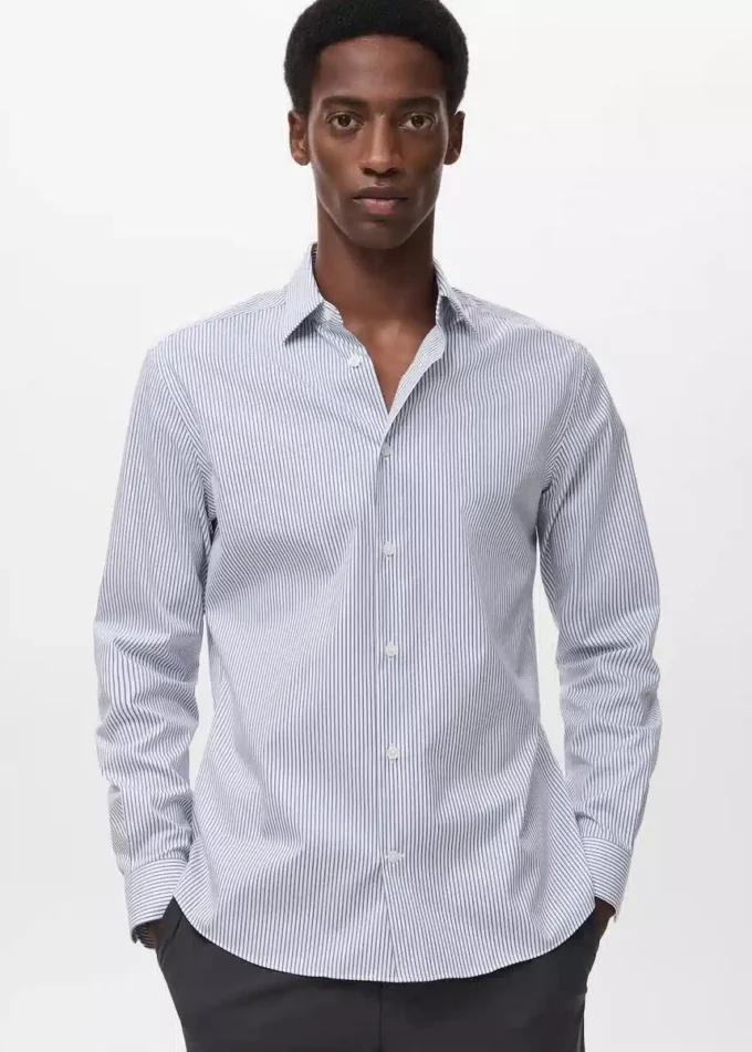 Chemise rayée en coton infroissable à coupe classique