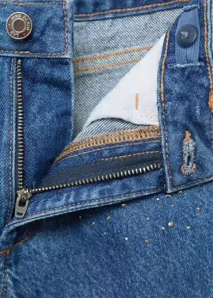 Culotte en jean avec strass Culotte en jean avec strass