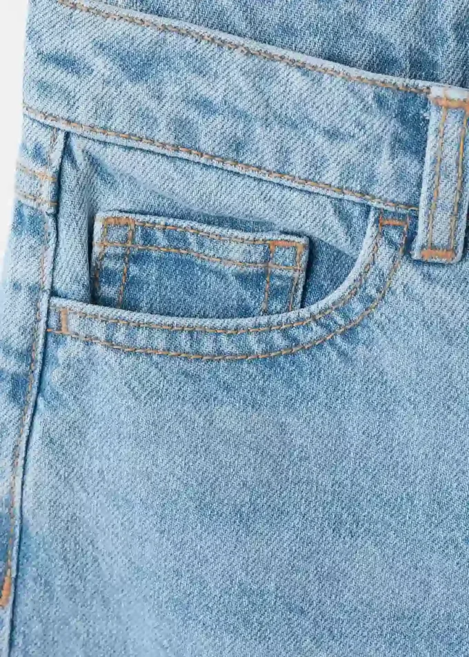 Culotte en jean taille moyenne confortable Culotte en jean taille moyenne confortable