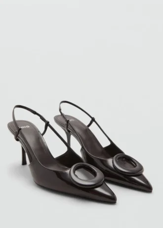 Escarpins en cuir verni avec détail anneau