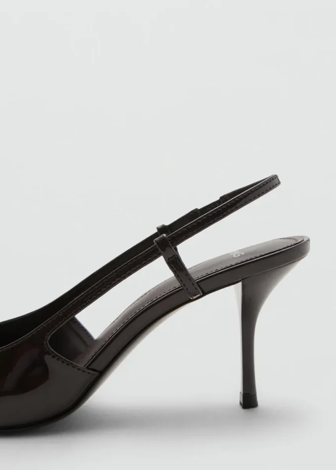 Escarpins en cuir verni avec détail anneau