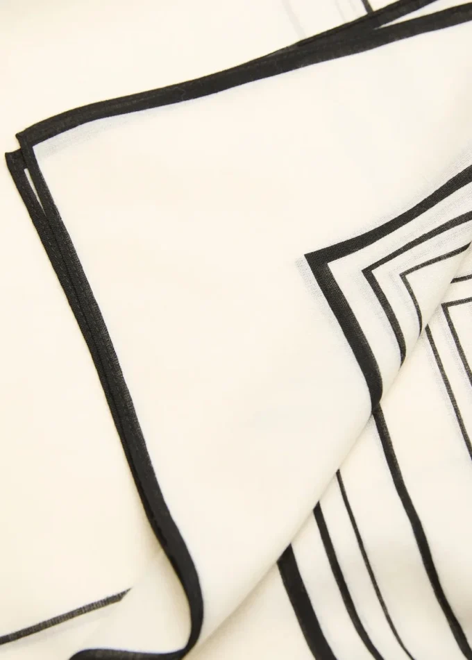Foulard 100 % laine à imprimé géométrique