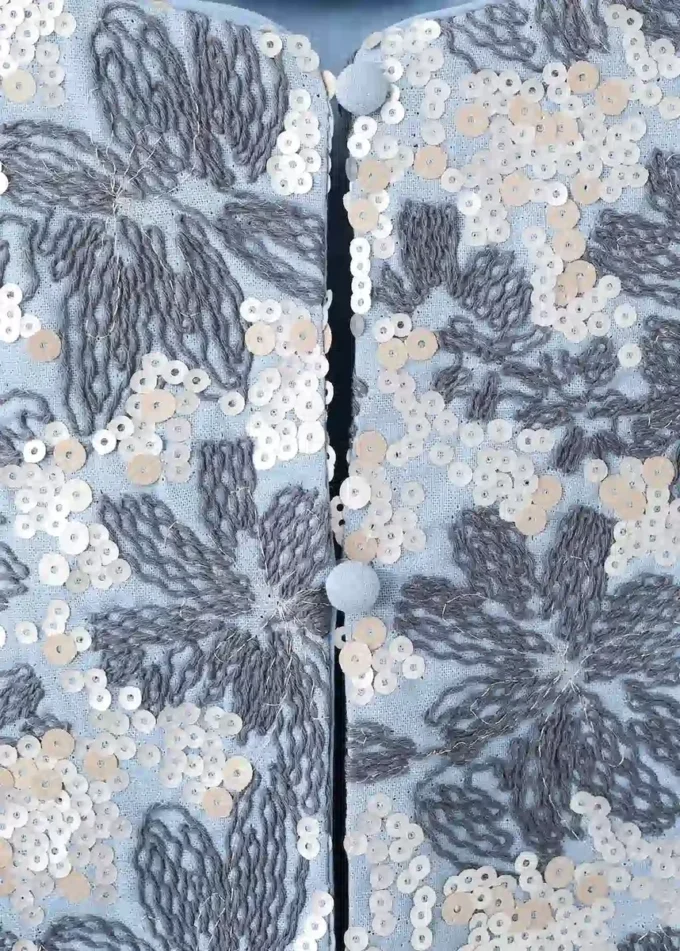 Gilet brodé de paillettes