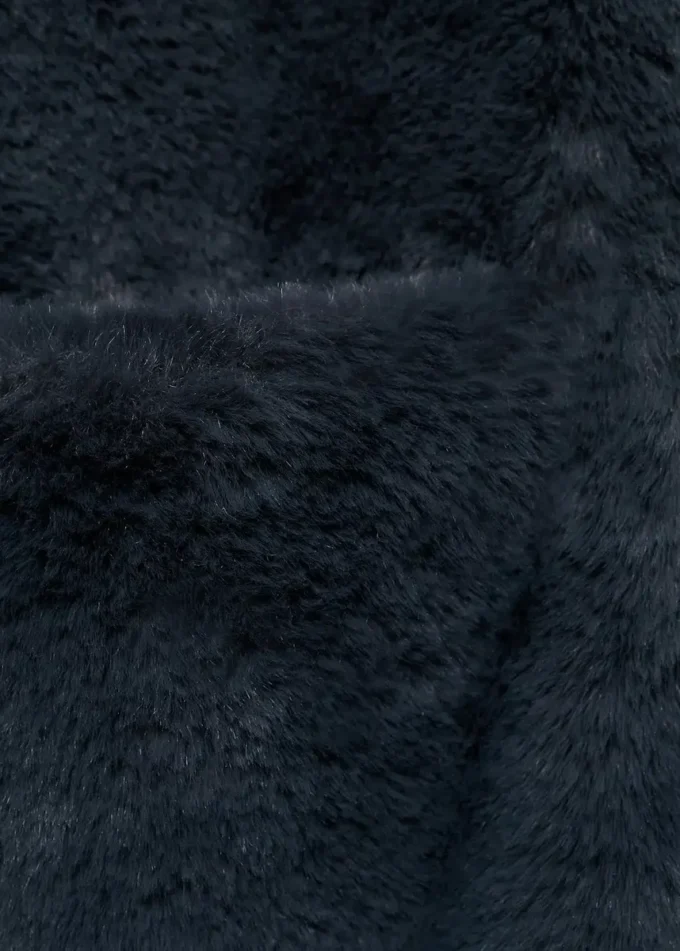 Gilet cape effet fourrure Gilet cape effet fourrure