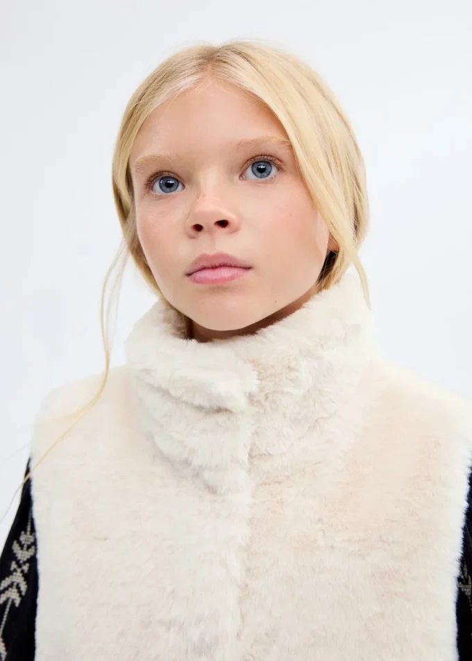 Gilet cape effet fourrure Gilet cape effet fourrure