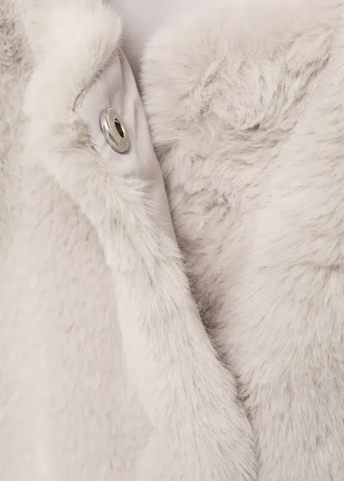 Gilet cape effet fourrure Gilet cape effet fourrure