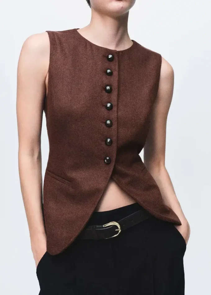 Gilet en laine mélangée avec boutons Gilet en laine mélangée avec boutons