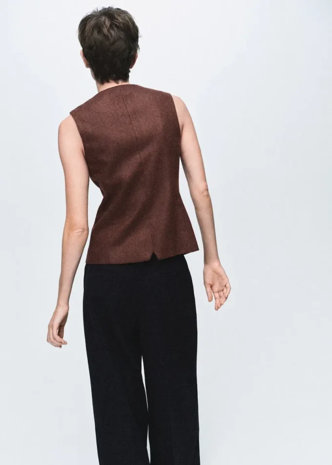 Gilet en laine mélangée avec boutons Gilet en laine mélangée avec boutons