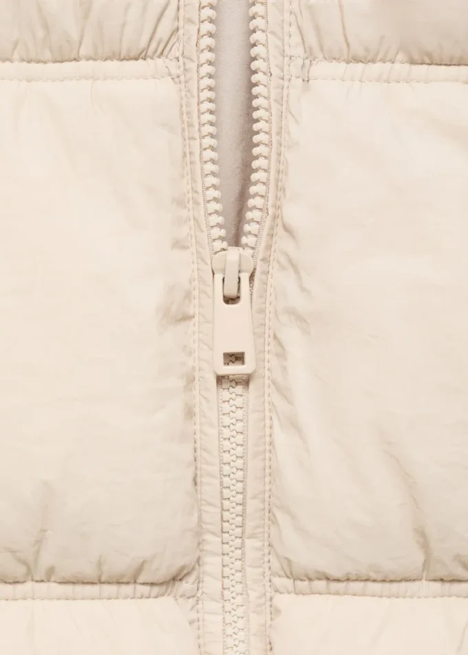 Gilet matelassé à capuche Gilet matelassé à capuche