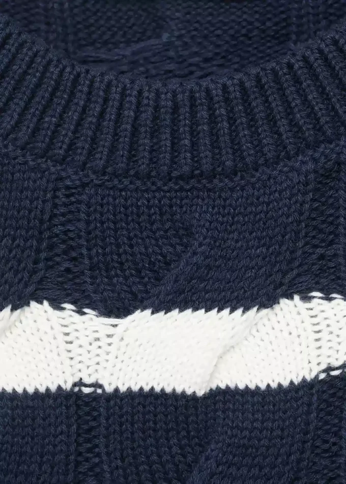 Gilet tricoté tressé Gilet tricoté tressé