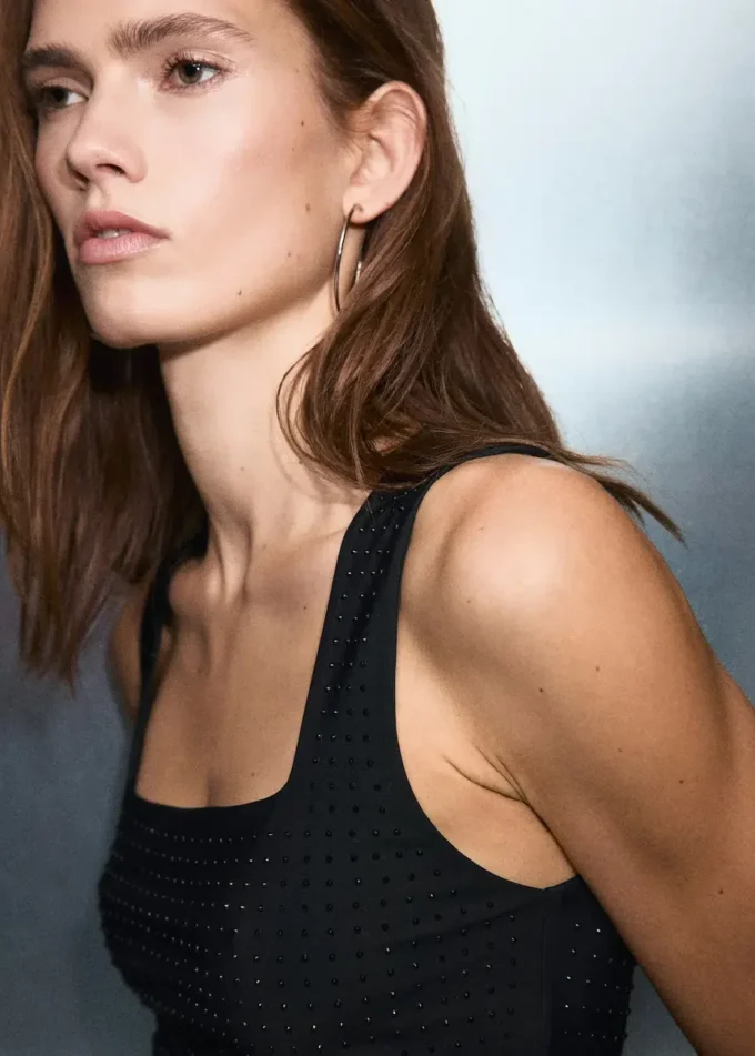 Haut à bretelles avec détails en strass