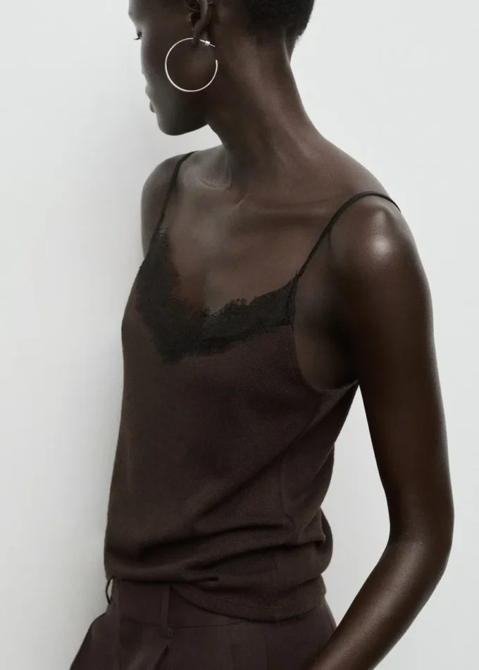 Haut à bretelles en dentelle