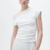 Haut en coton avec encolure asymétrique
