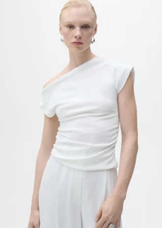 Haut en coton avec encolure asymétrique