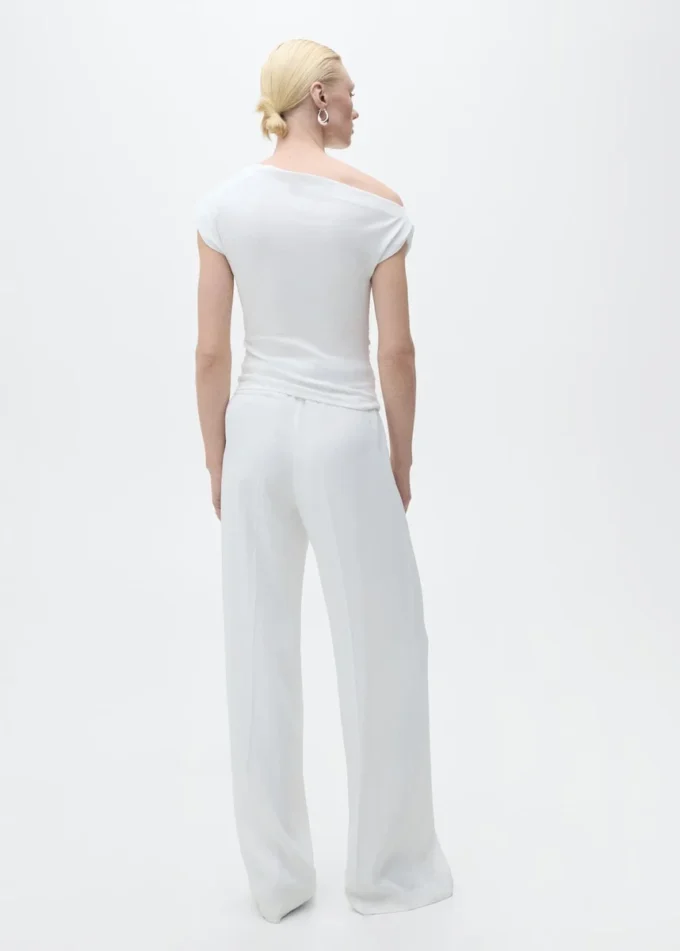 Haut en coton avec encolure asymétrique