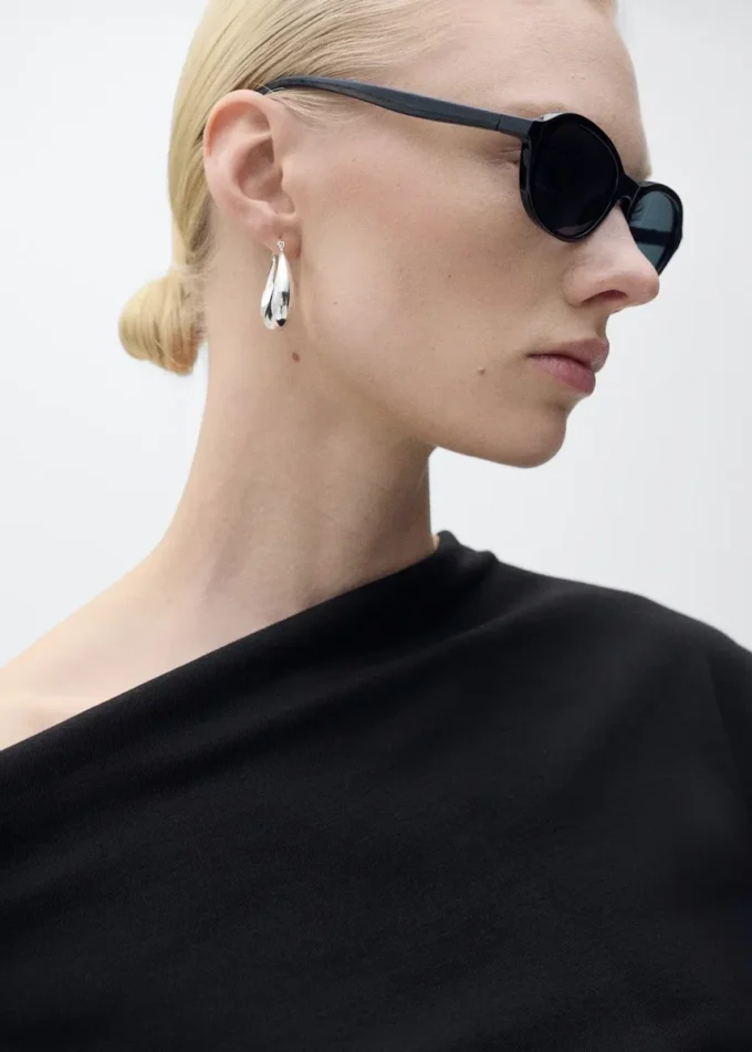 Haut en coton avec encolure asymétrique