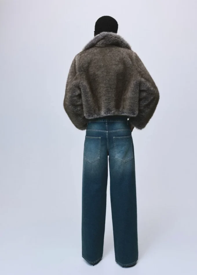 Jean droit avec clous Jean droit avec clous