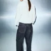 Jean droit avec détails en strass Jean droit avec détails en strass
