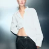 Jean droit avec détails en strass Jean droit avec détails en strass