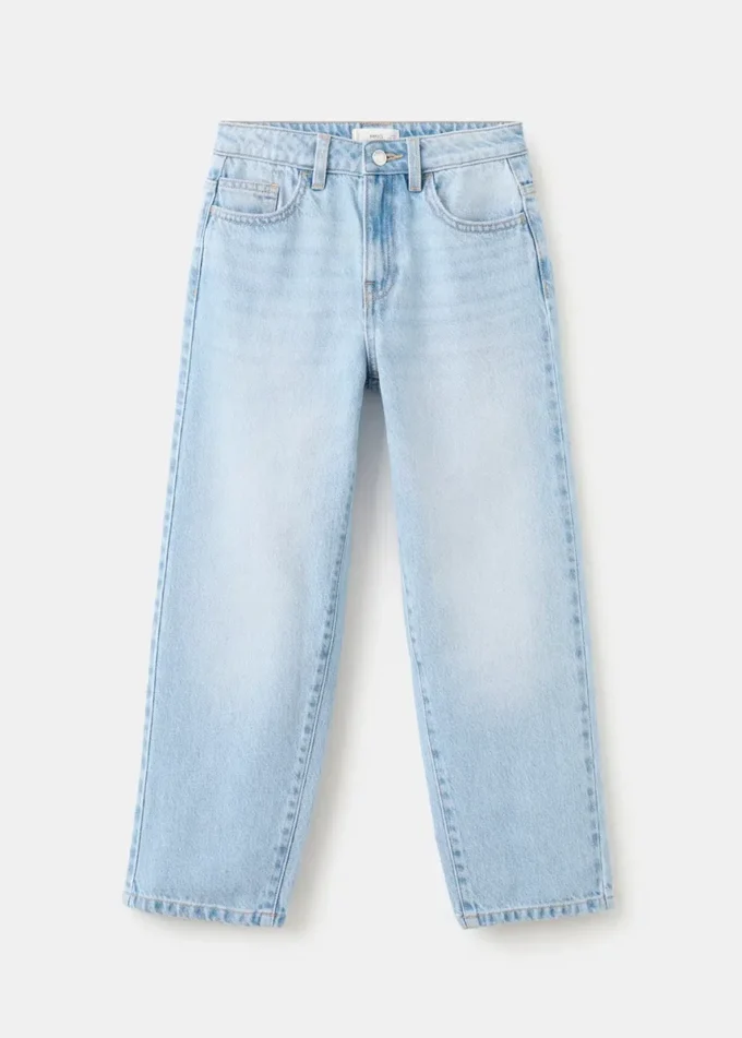 Jean droit taille moyenne Jean droit taille moyenne