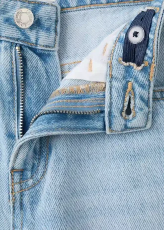 Jean droit taille moyenne