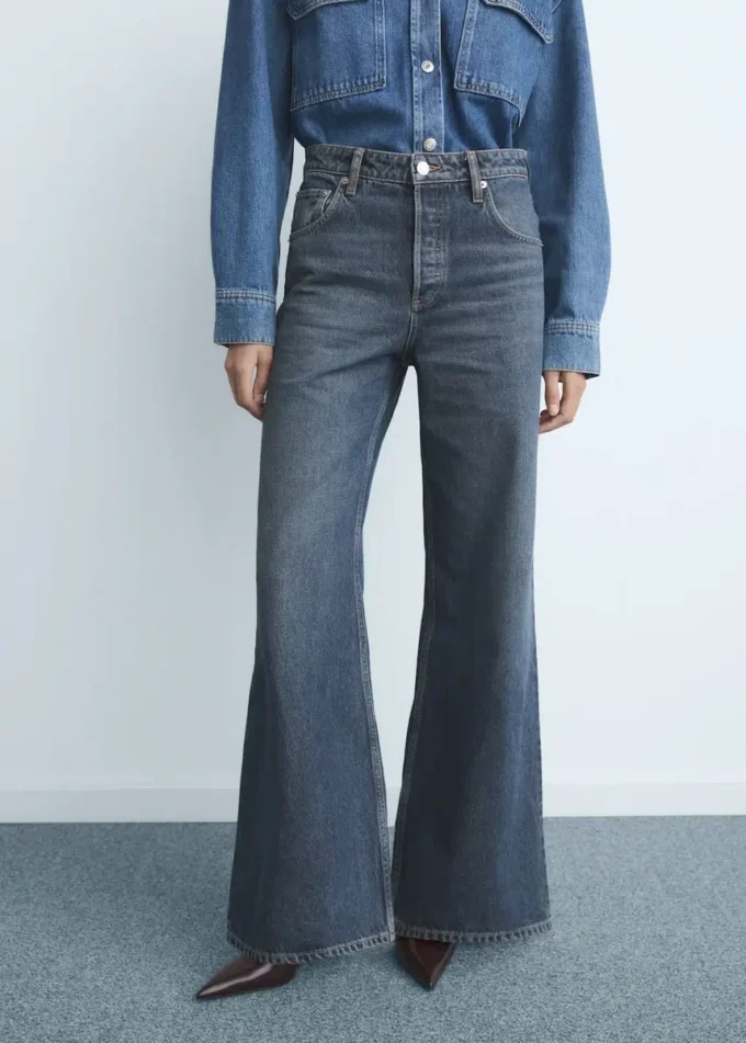 Jean à jambes larges avec boutons Jean à jambes larges avec boutons
