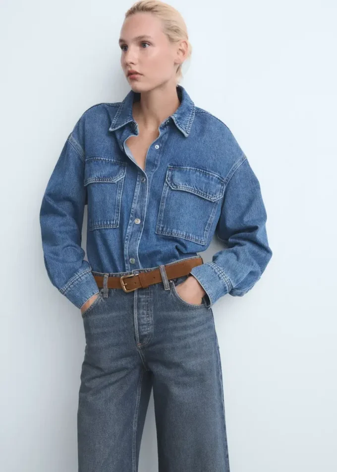 Jean à jambes larges avec boutons Jean à jambes larges avec boutons