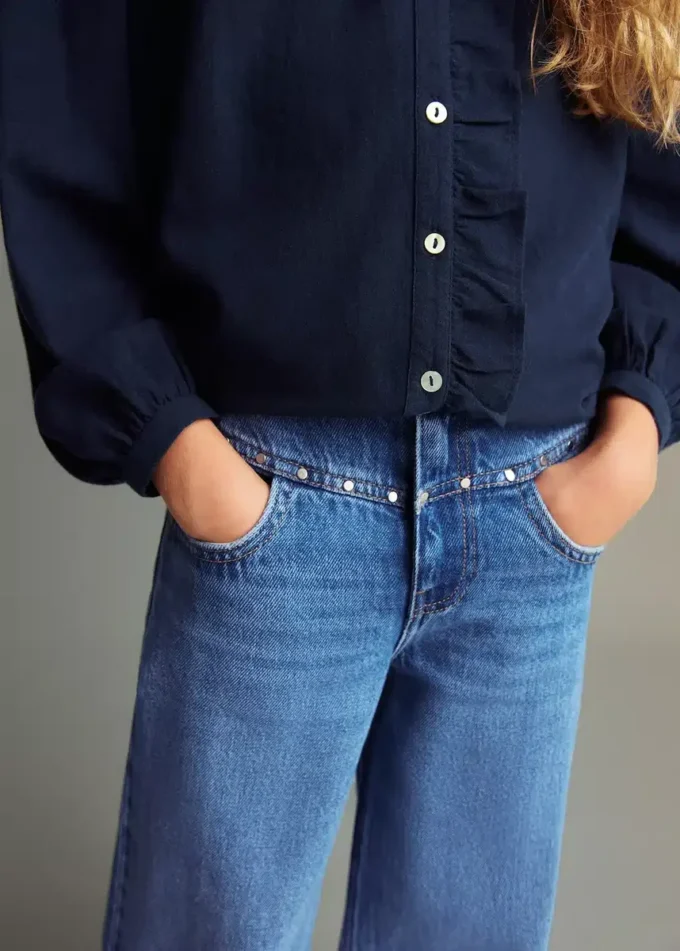 Jean à jambes larges avec clous Jean à jambes larges avec clous