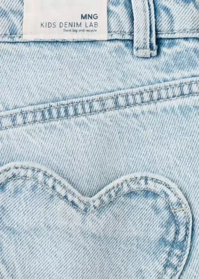 Jean à jambes larges avec poches en forme de cœur