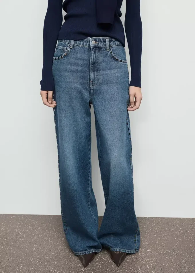 Jean à jambes larges et clous Jean à jambes larges et clous