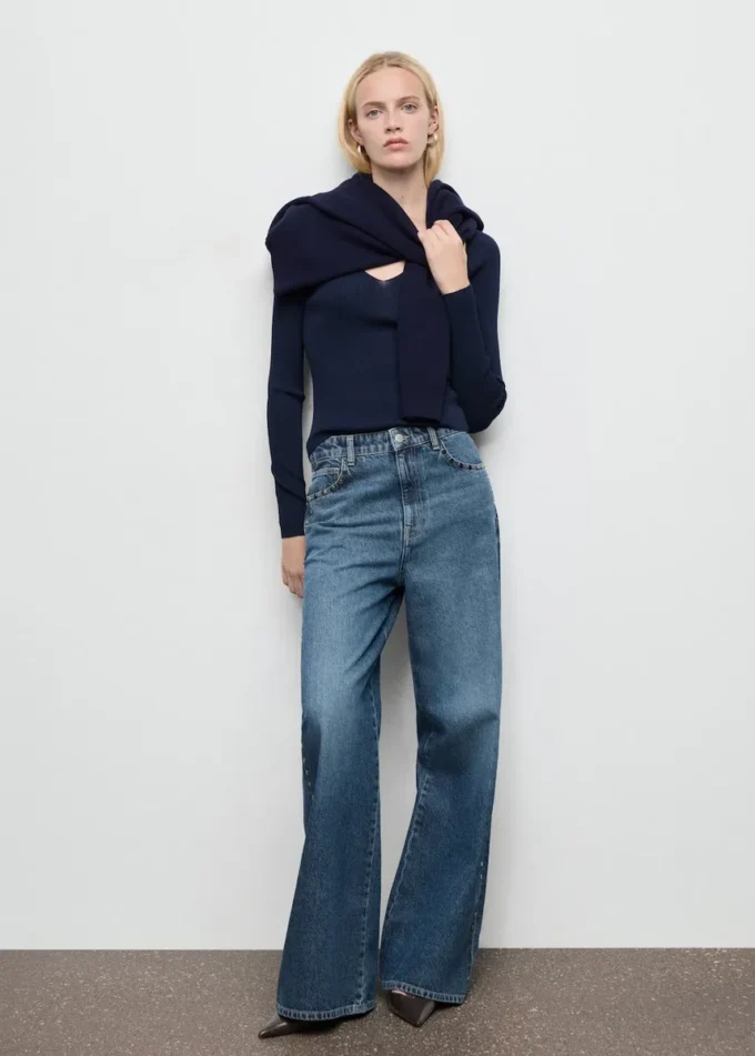 Jean à jambes larges et clous Jean à jambes larges et clous