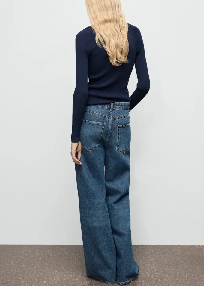 Jean à jambes larges et clous Jean à jambes larges et clous