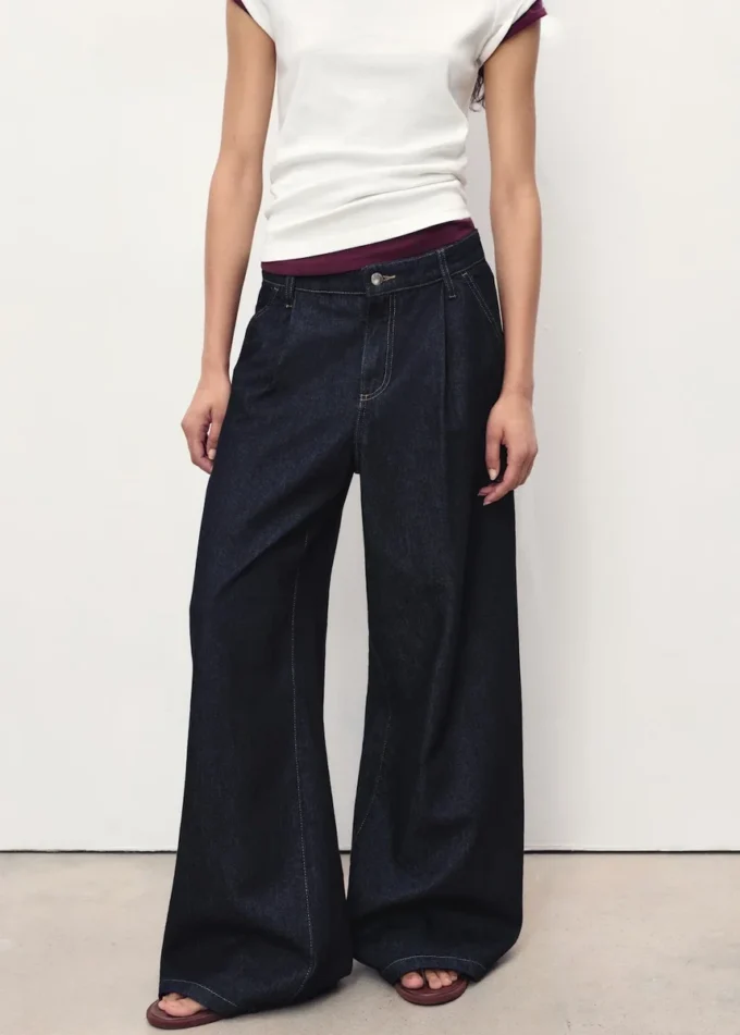 Jean à jambes larges et plissé Jean à jambes larges et plissé
