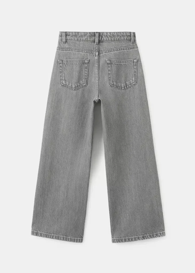 Jean à jambes larges et strass Jean à jambes larges et strass