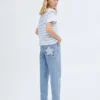 Jean mom fit à déchirures décoratives Jean mom fit à déchirures décoratives