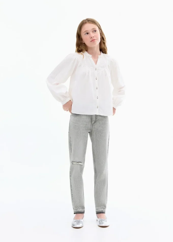 Jean mom fit à déchirures décoratives Jean mom fit à déchirures décoratives