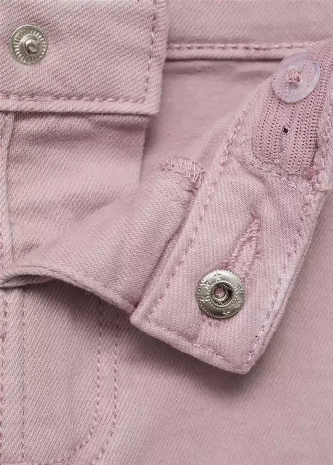 Jean sans coutures avec ourlet effiloché Jean sans coutures avec ourlet effiloché