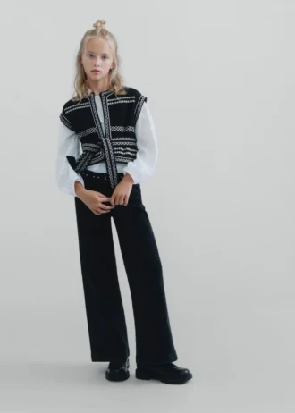 Gilet brodé avec ceinture