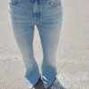 Jean évasé taille moyenne Jean évasé taille moyenne