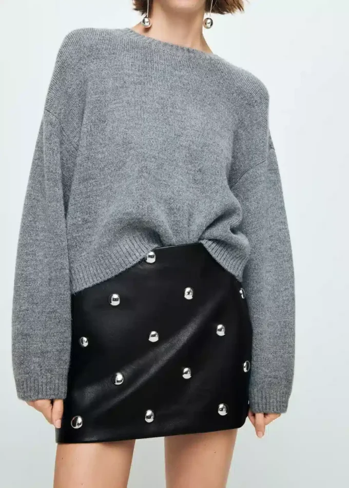 Jupe en simili cuir cloutée Jupe en simili cuir cloutée