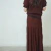 Jupe longue en maille avec détails de coutures Jupe longue en maille avec détails de coutures