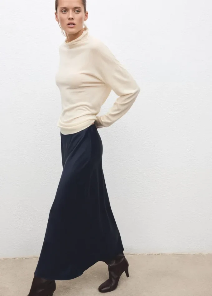 Jupe longue en satin Jupe longue en satin