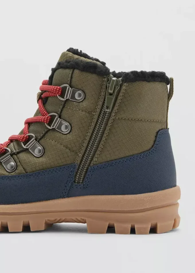 Lacets de chaussures de montagne