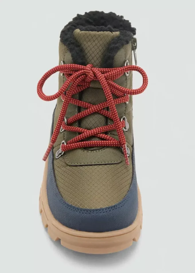Lacets de chaussures de montagne