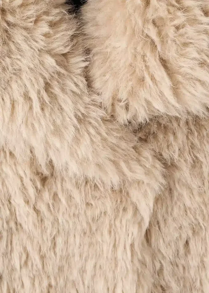 Long manteau en fausse fourrure
