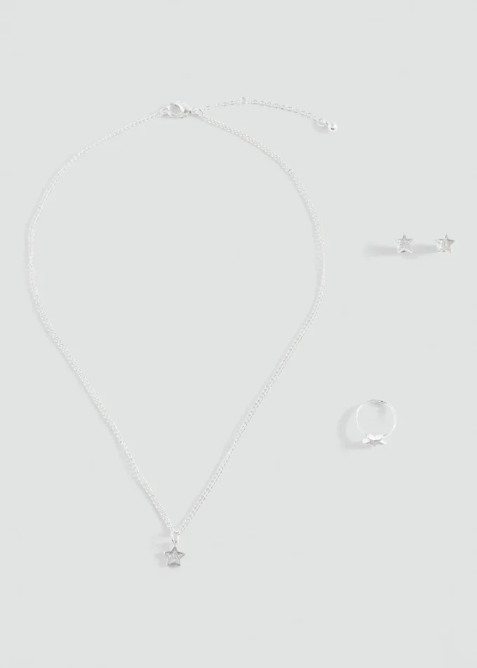 Lot comprenant un collier ras-du-cou, des boucles d’oreilles et une bague Lot comprenant un collier ras-du-cou, des boucles d’oreilles et une bague