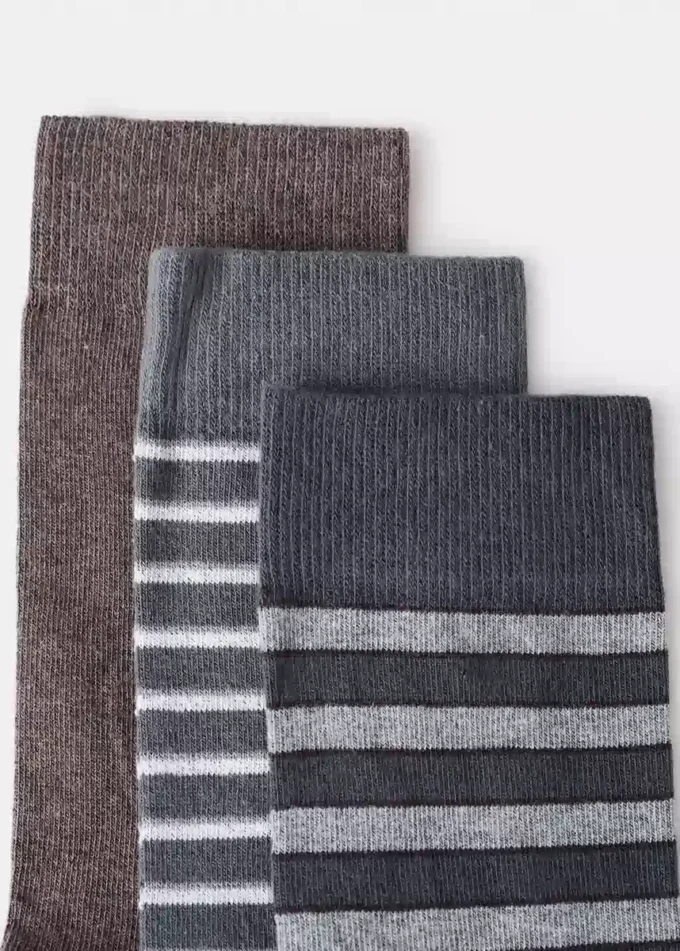 Lot de 3 paires de chaussettes assorties Lot de 3 paires de chaussettes assorties