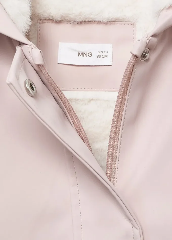 Manteau caoutchouté avec doublure effet fourrure