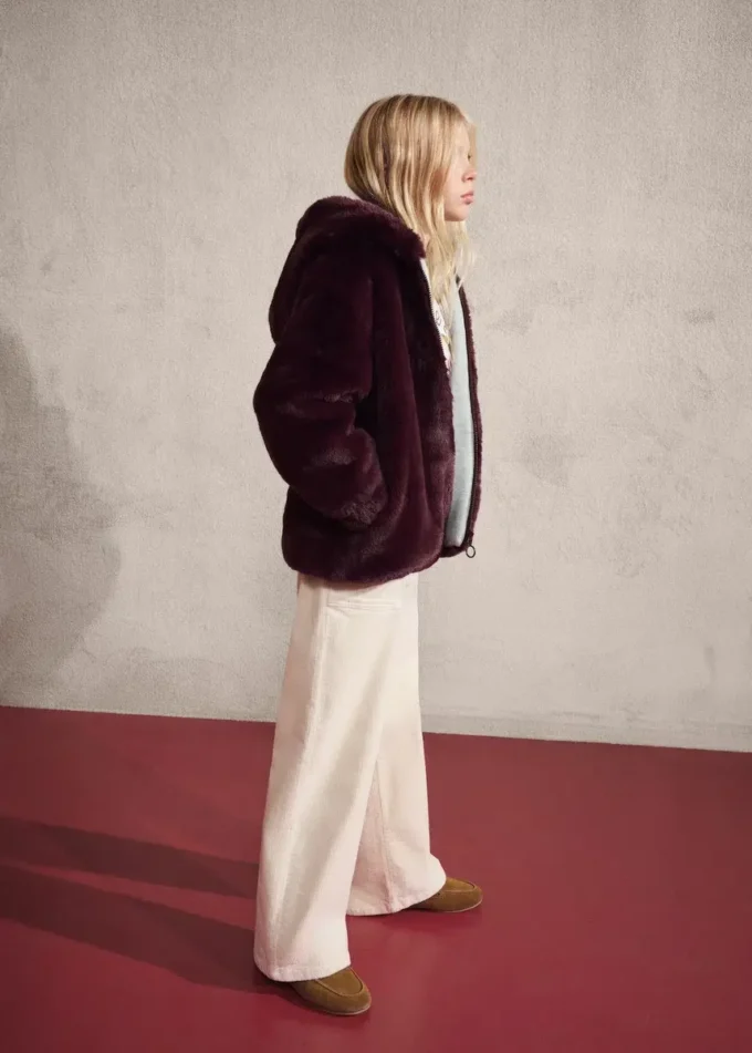 Manteau à capuche effet fourrure
